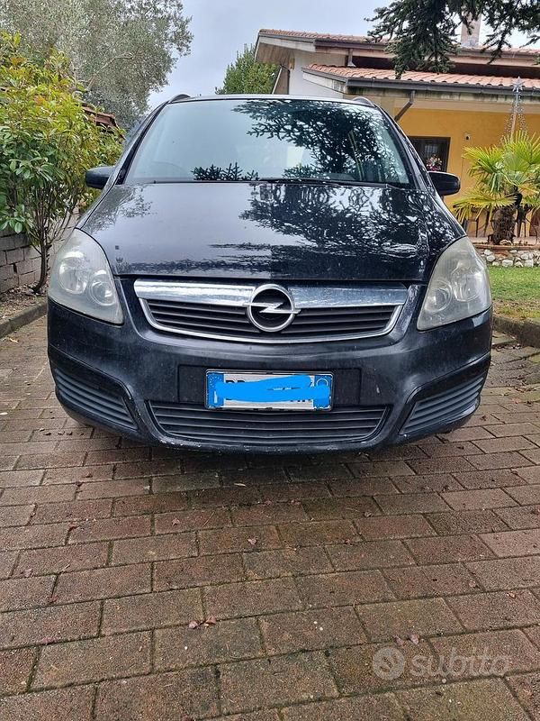 Nero Usata 2008 Opel Zafira Enjoy Monovolume | 1400 € (Ottimo prezzo) - Immagine 1/4