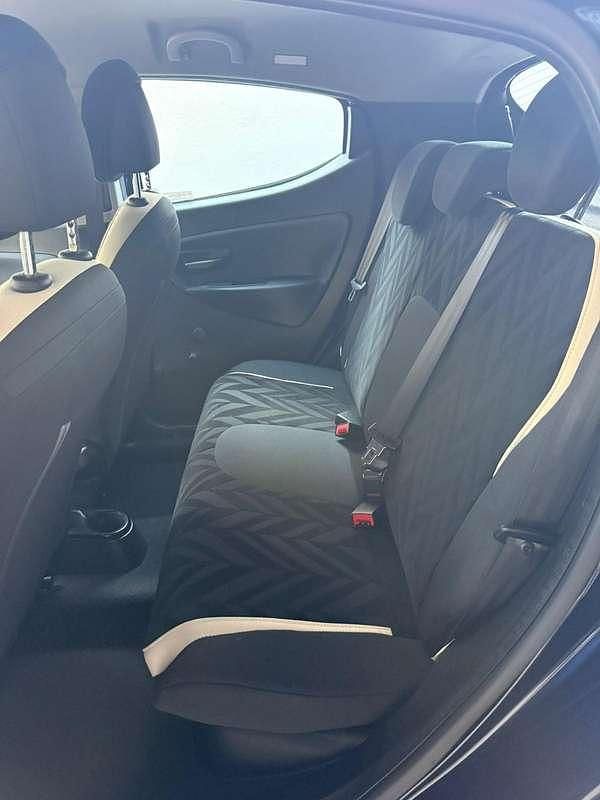 Usata Lancia Ypsilon Gold 69 CV (50 kW) 2018 Blu/azzurro Utilitaria
