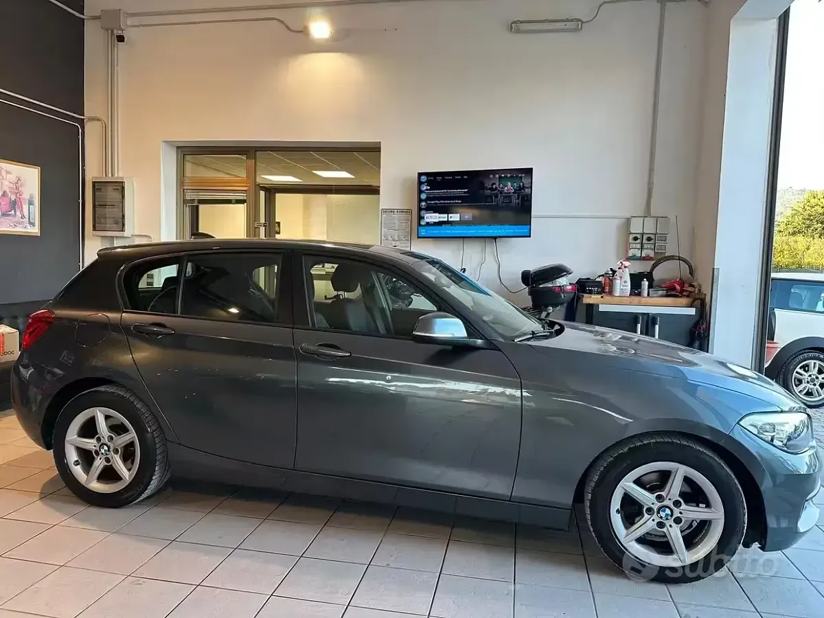 Usata BMW 118 Comfort Edition 150 CV (110 kW) 2016 Grigio Utilitaria