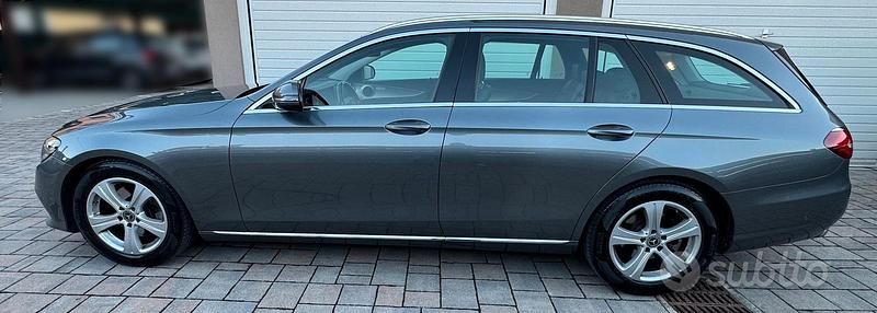 Usata Mercedes E220 Business 194 CV (142 kW) 2018 Grigio Station wagon