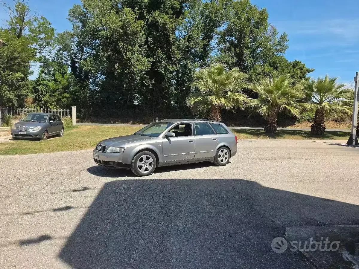 Usata Audi A4 130 CV (95 kW) 2003 Grigio Station wagon