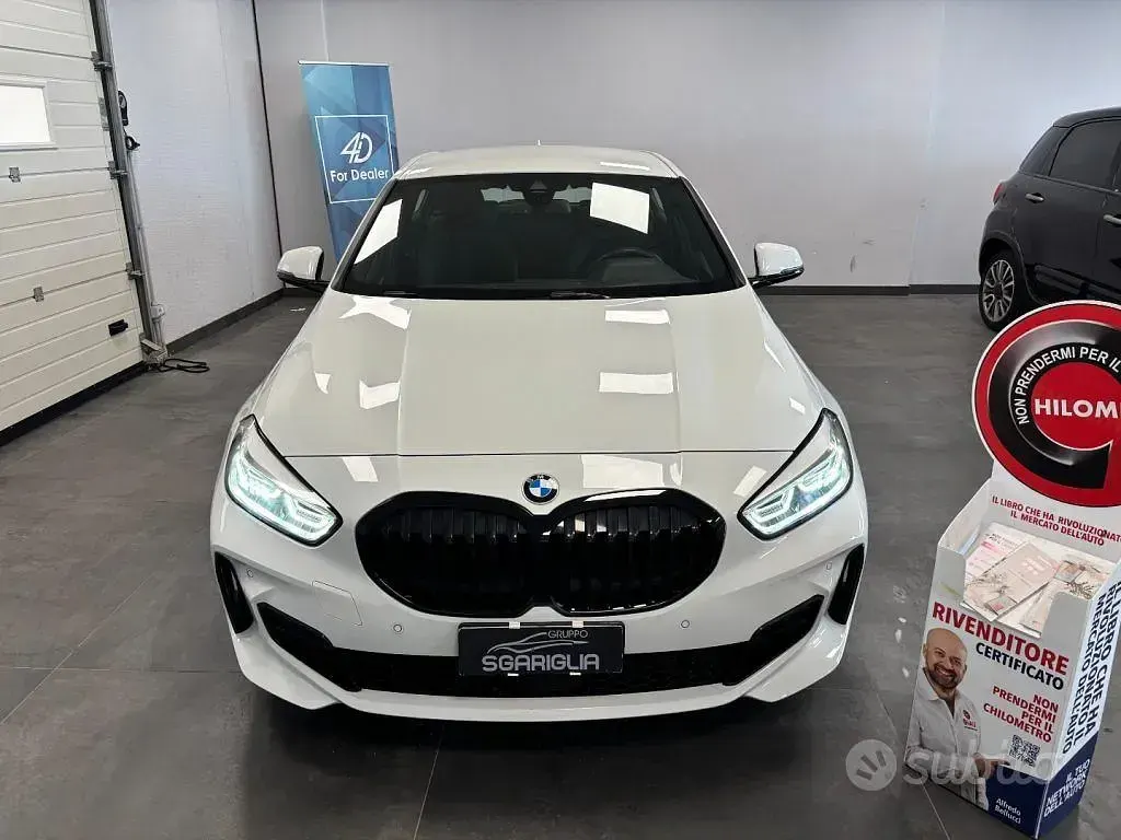 Usata BMW 116 M Sport 116 CV (85 kW) 2021 Bianco Utilitaria