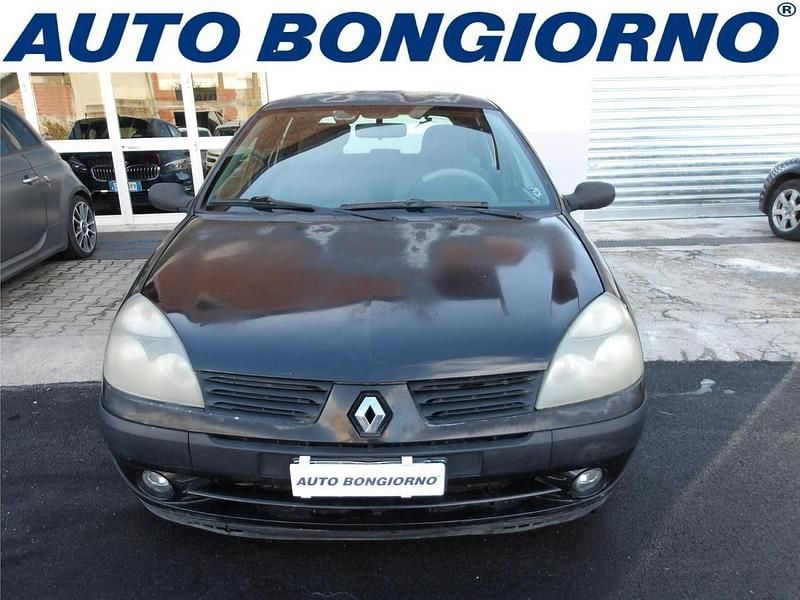 Usata Renault Clio II 82 CV (60 kW) 2005 Viola Berlina