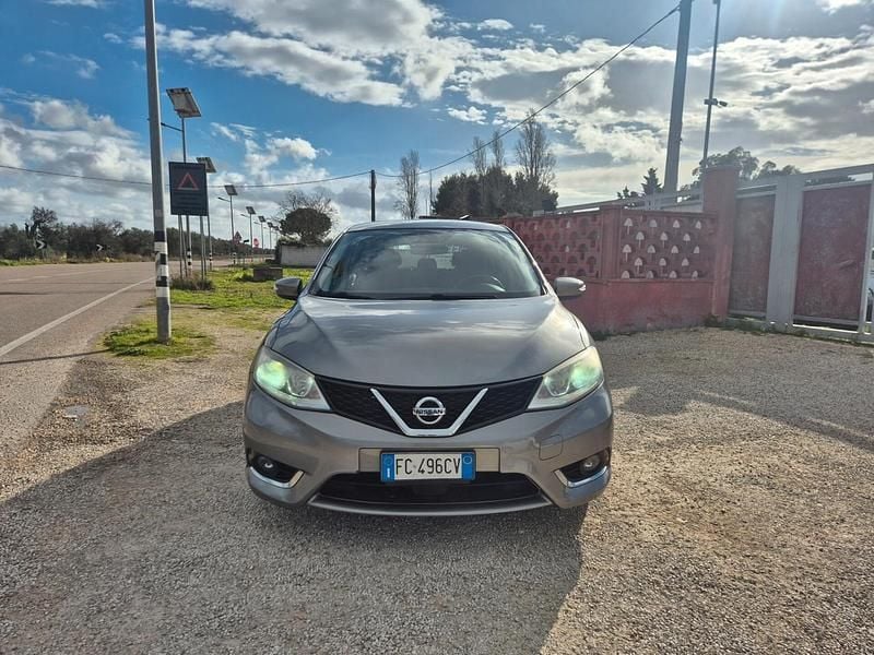 Grigio Usata 2015 Nissan Pulsar Tekna Tre volumi | 6800 € (Ottimo prezzo) - Immagine 1/4