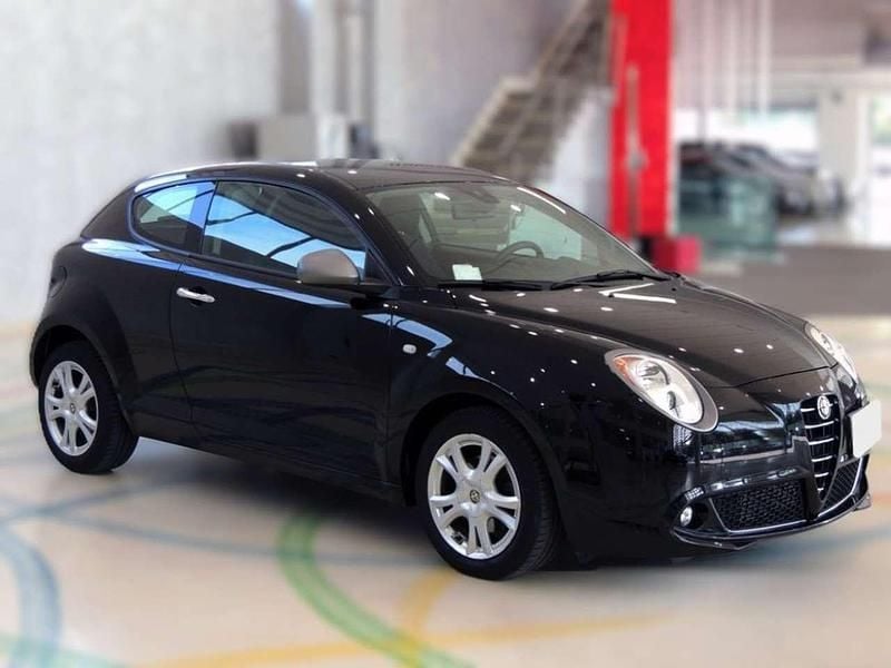 Nero Usata 2011 Alfa Romeo MiTo Due volumi | 3950 € (Buon prezzo) - Immagine 1/4