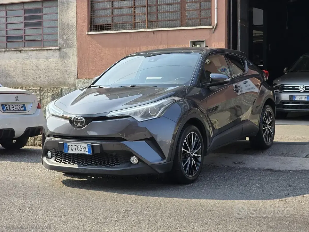 Usata Toyota C-HR Lounge 116 CV (85 kW) 2017 Grigio SUV