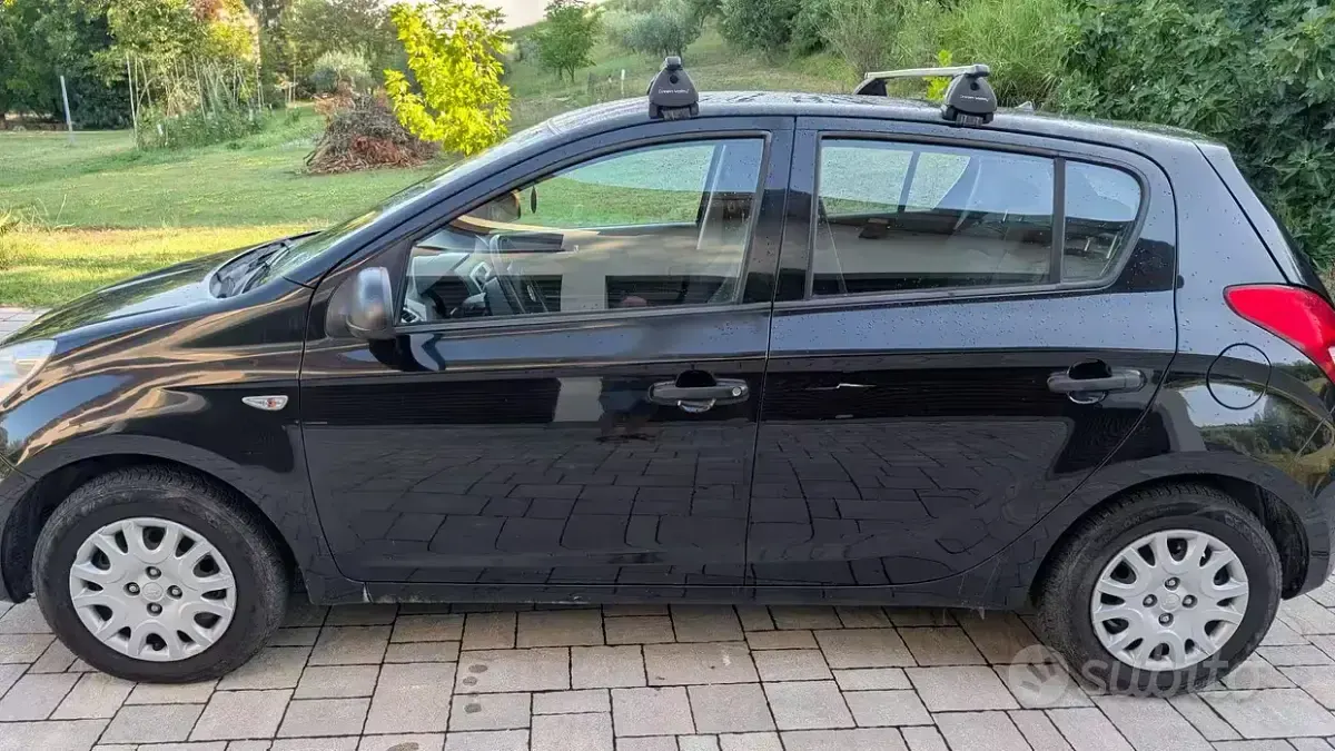 Usata Hyundai i20 Edition 75 CV (55 kW) 2011 Nero Utilitaria