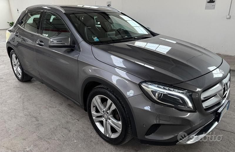 Usata Mercedes GLA200 Premium 136 CV (100 kW) 2016 Grigio SUV