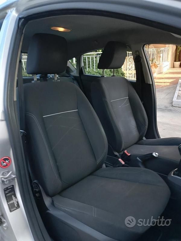 Usata Ford Fiesta Titanium 60 CV (44 kW) 2015 Grigio Berlina