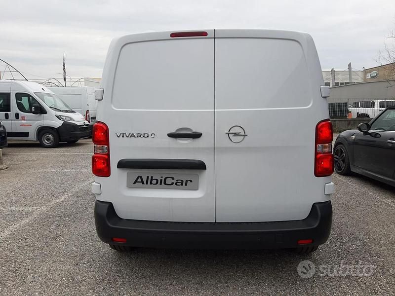 Nuova Opel Vivaro-e Combi 120 CV (88 kW) 2025 Bianco Monovolume