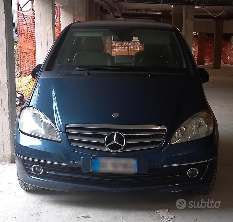 Usata Mercedes A180 109 CV (80 kW) 2010 Blu Berlina