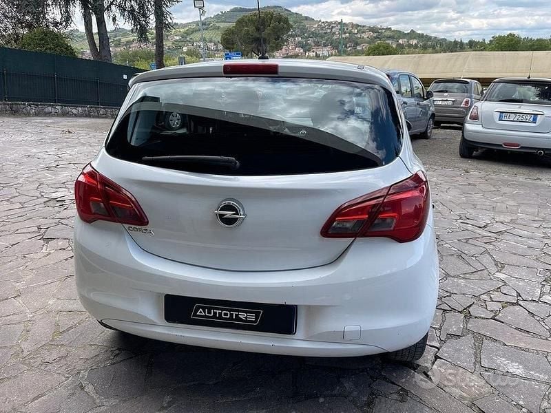 Usata Opel Corsa 90 CV (66 kW) 2016 Bianco Utilitaria