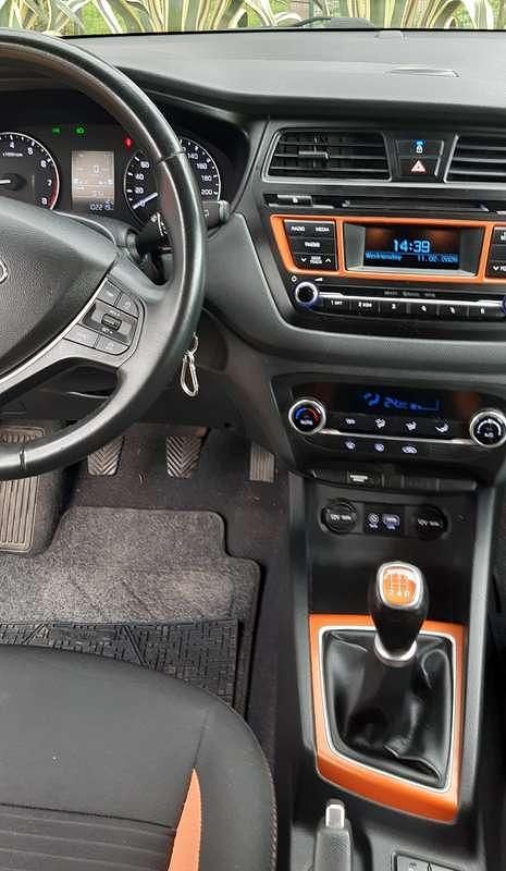 Usata Hyundai i20 84 CV (61 kW) 2015 Grigio Utilitaria