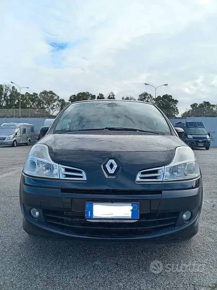 Usata Renault Modus 88 CV (64 kW) 2011 Nero Monovolume