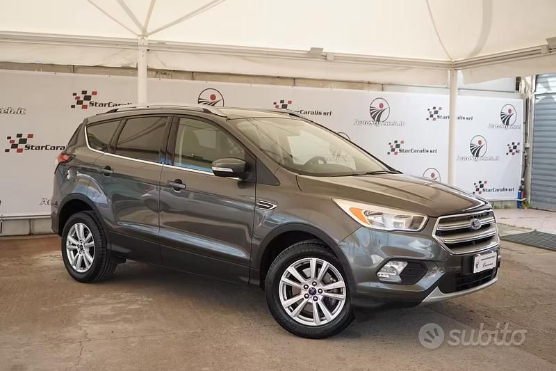 Usata Ford Kuga 120 CV (88 kW) 2017 Grigio SUV
