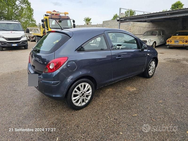 Usata Opel Corsa 80 CV (58 kW) 2008 Utilitaria
