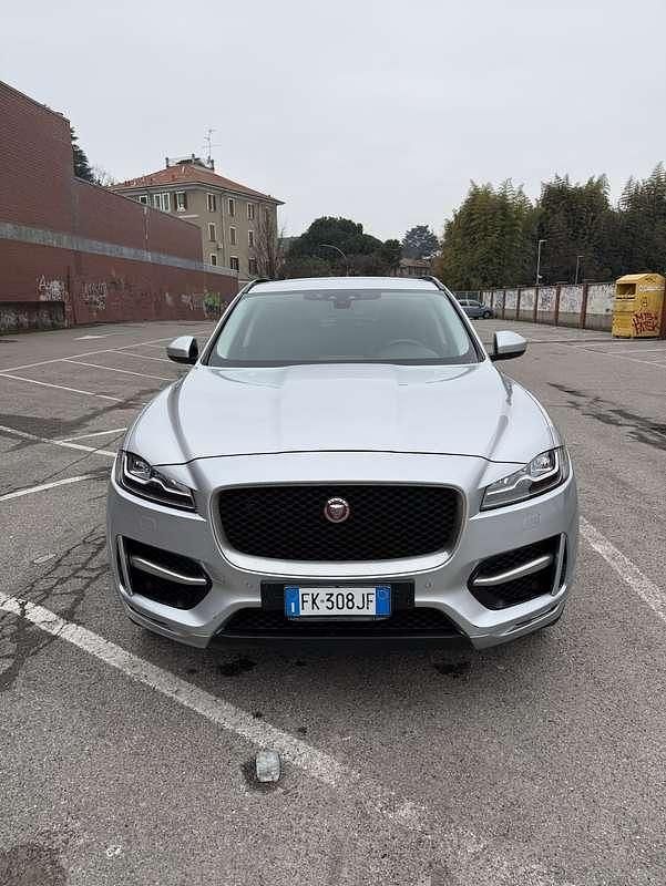 Usata Jaguar F-Pace R-Sport 180 CV (132 kW) 2017 Argento SUV