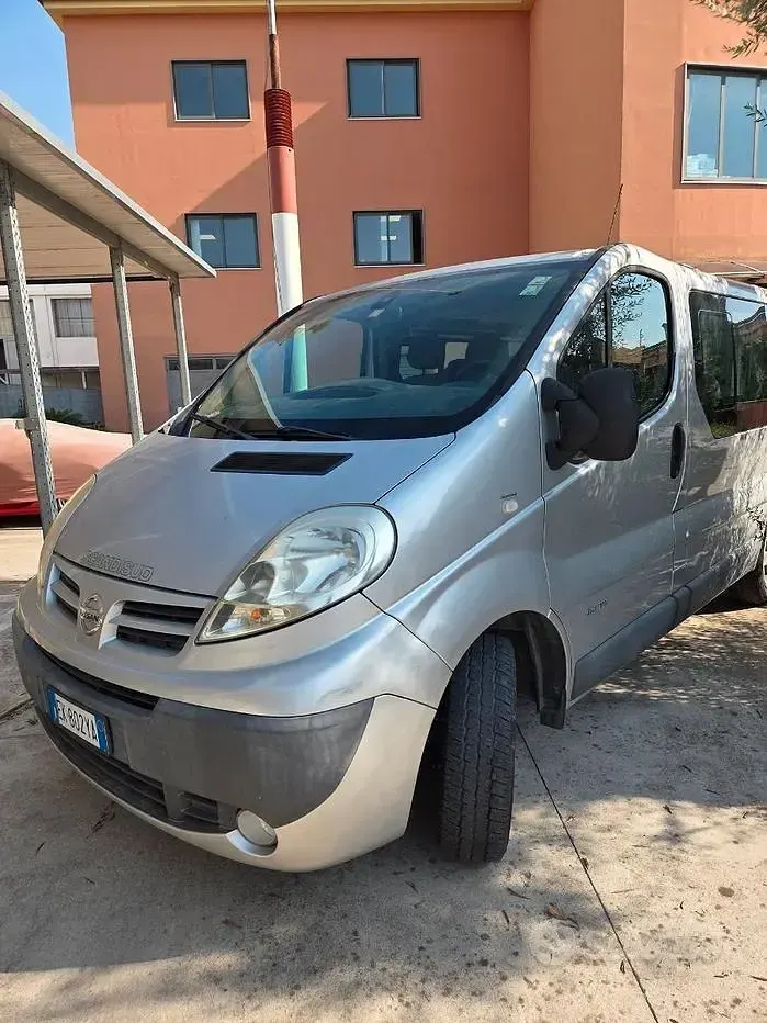 Usata Nissan Primastar 114 CV (83 kW) 2011 Grigio Monovolume