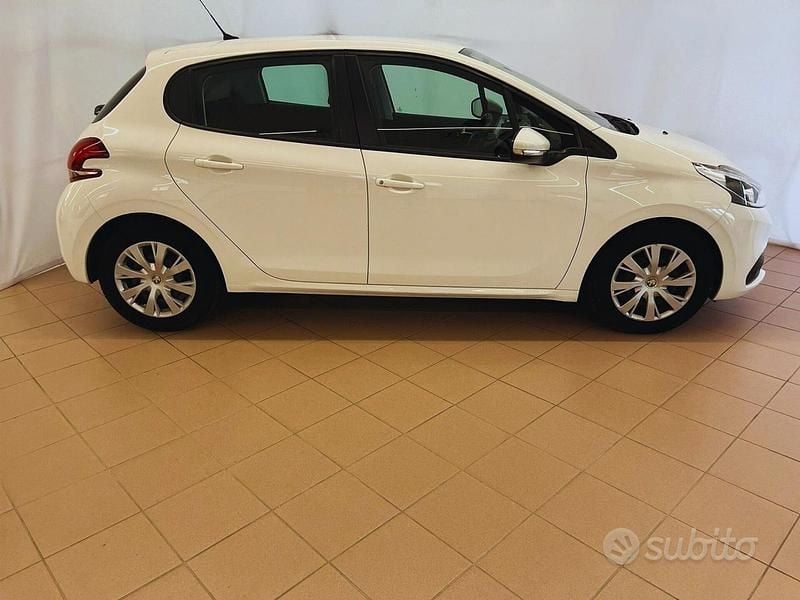 Usata Peugeot 208 S 101 CV (74 kW) 2019 Bianco Utilitaria