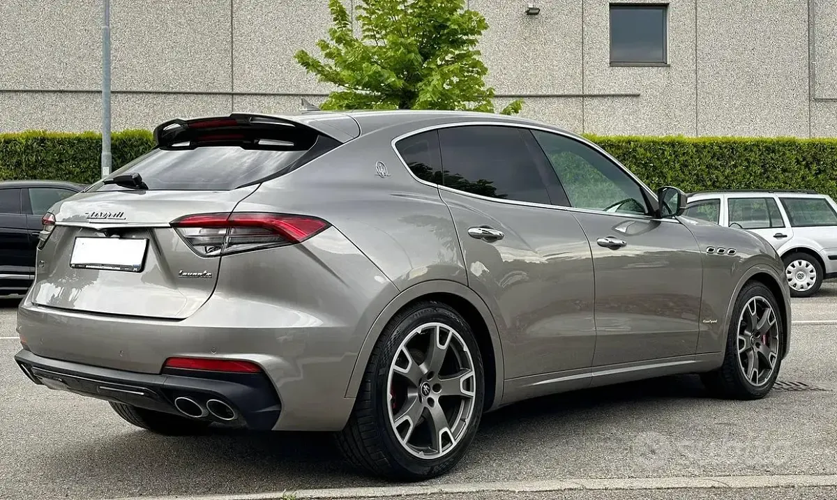 Usata Maserati Levante 350 CV (257 kW) 2021 Grigio SUV
