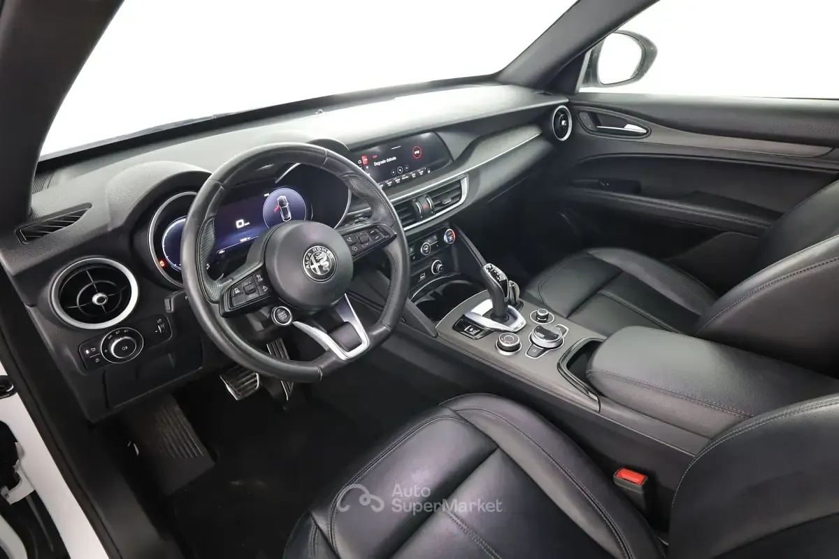 Usata Alfa Romeo Stelvio Ti 209 CV (153 kW) 2023 Bianco SUV
