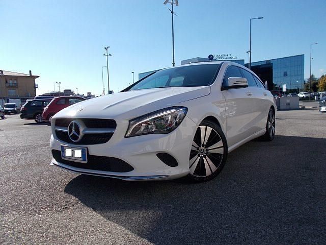 Usata Mercedes CLA200 136 CV (100 kW) 2019 Bianco Station wagon