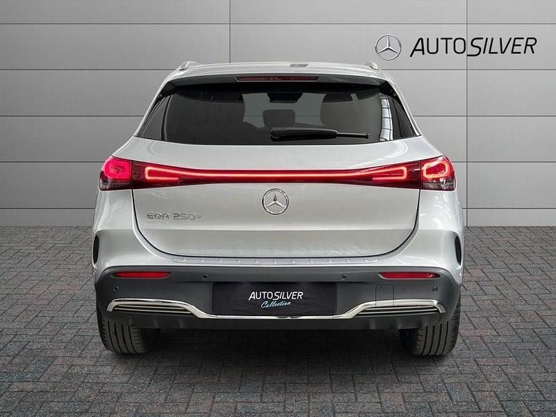 Usata Mercedes EQA250+ Premium 94 kW (129 CV) 2023 Argento / metallizzato SUV