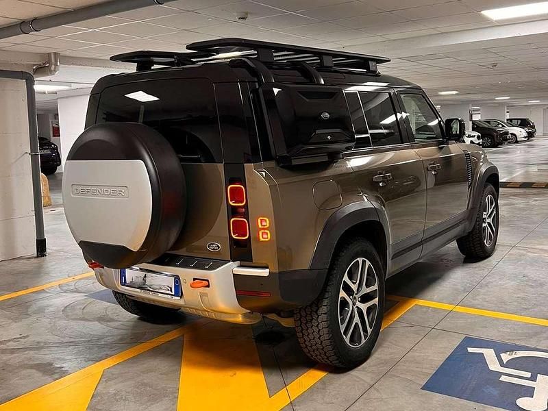 Usata Land Rover Defender HSE 241 CV (177 kW) 2020 Verde SUV