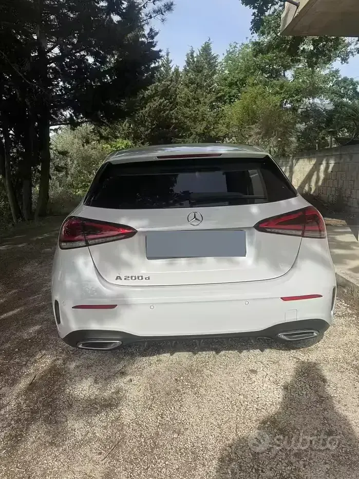 Gebraucht Mercedes A200 Premium 150 PS (110 kW) 2023 Weiß Limousine