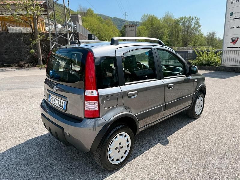 Usata Fiat Panda 4x4 Climbing 69 CV (50 kW) 2010 Grigio Utilitaria
