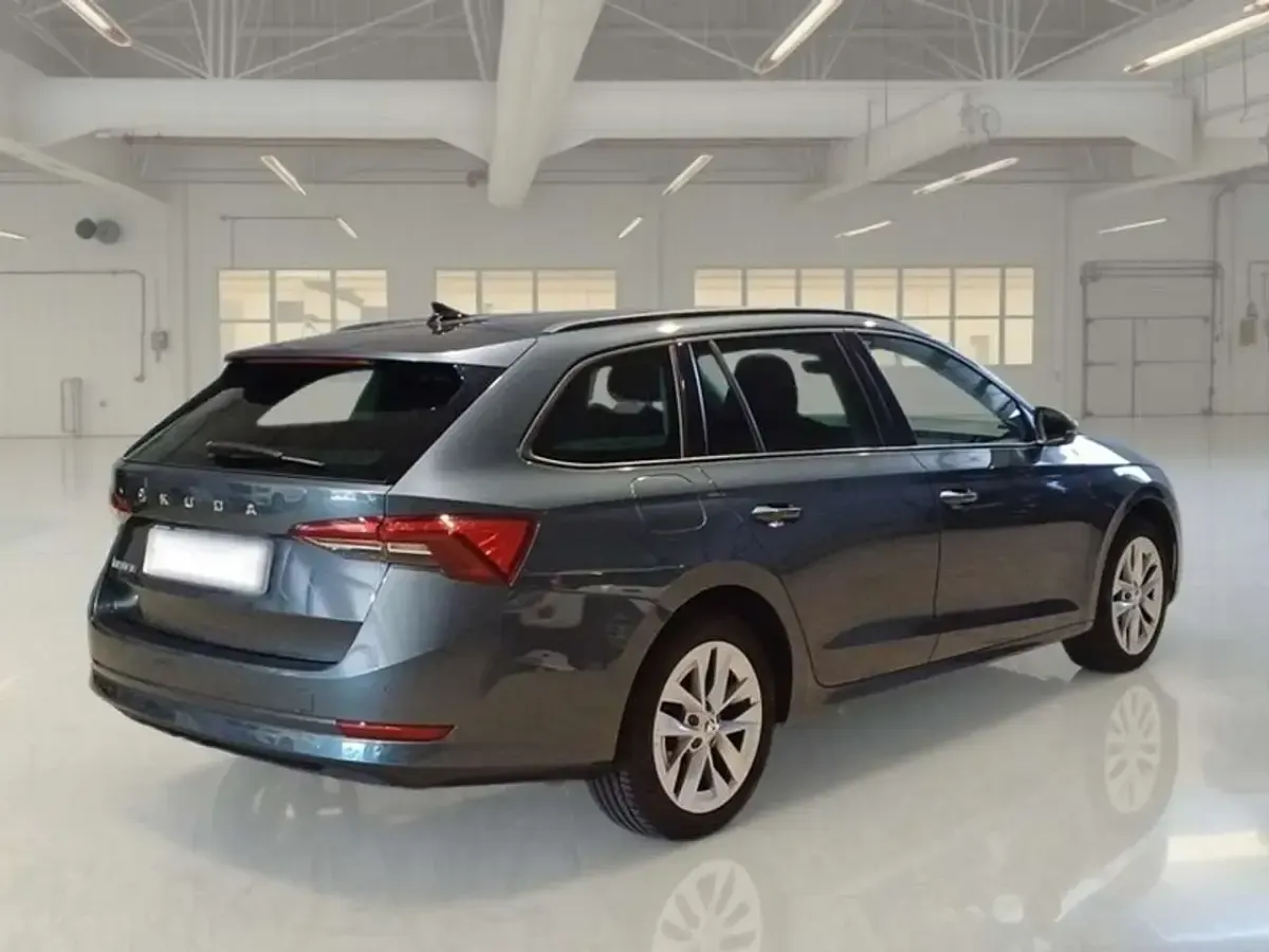 Usata Skoda Octavia Executive 150 CV (110 kW) 2021 Grigio Station wagon