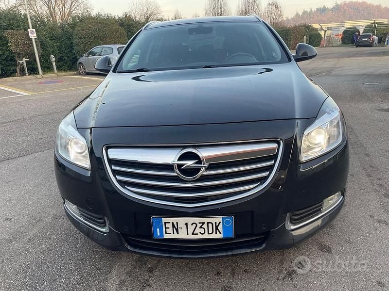Nero Usata 2012 Opel Insignia Station wagon | 1800 € - Immagine 1/4