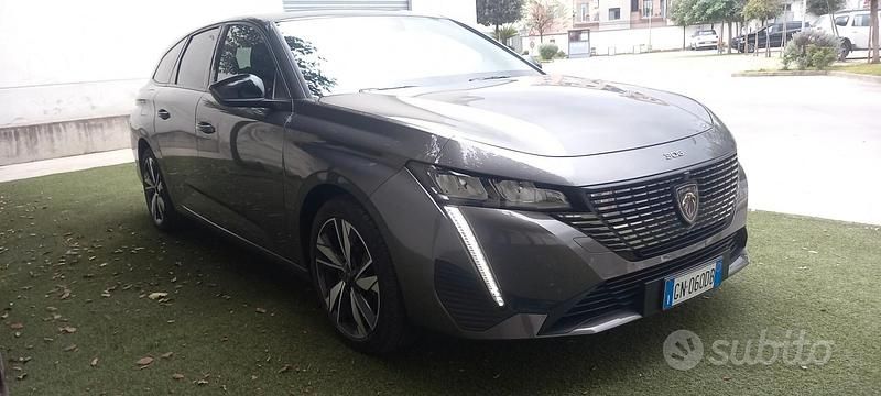 Grigio Usata 2023 Peugeot 308 SW Allure Station wagon | 14.900 € (Buon prezzo) - Immagine 1/4