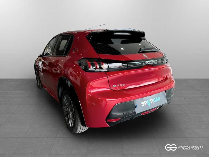 Usata Peugeot e-208 Allure 100 kW (136 CV) 2023 Rosso elixir Utilitaria