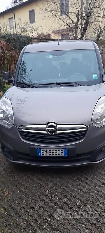 Usata Opel Combo 105 CV (77 kW) 2012 Grigio Monovolume