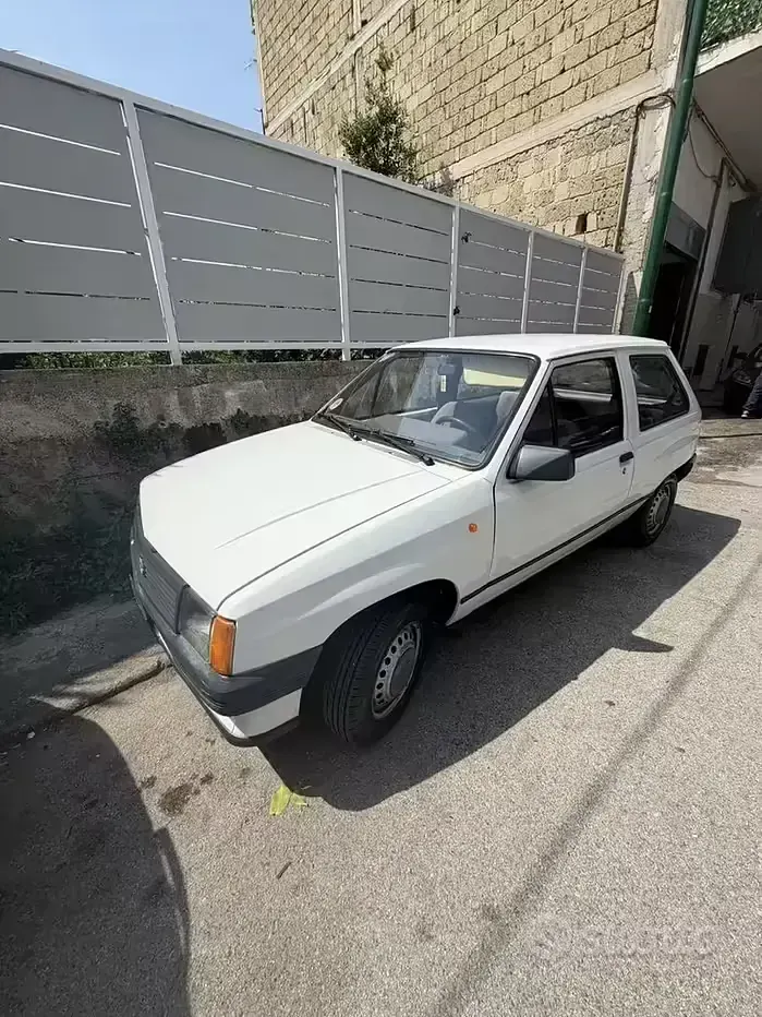Usata Opel Corsa 45 CV (33 kW) 1989 Bianco Berlina
