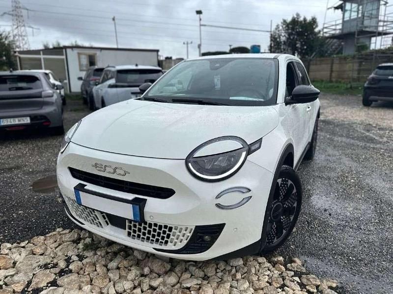 Bianco Usata 2024 Fiat 600 La Prima SUV | 16.950 € - Immagine 1/4