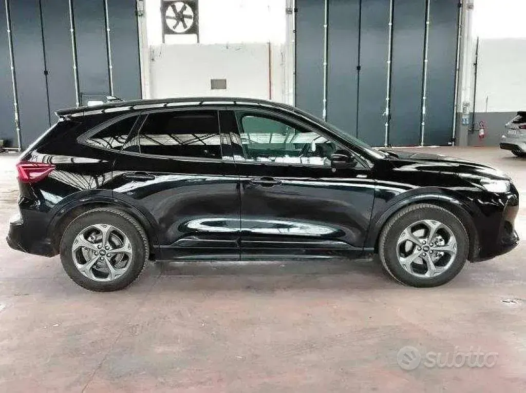 Usata Ford Kuga ST-Line 179 CV (131 kW) 2025 Grigio SUV