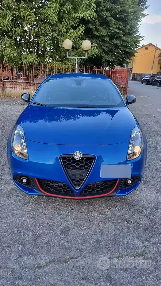 Usata Alfa Romeo Giulietta 120 CV (88 kW) 2019 Bluazzurro Utilitaria