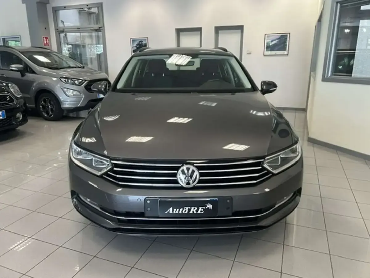 Usata VW Passat Business 150 CV (110 kW) 2017 Grigio Station wagon