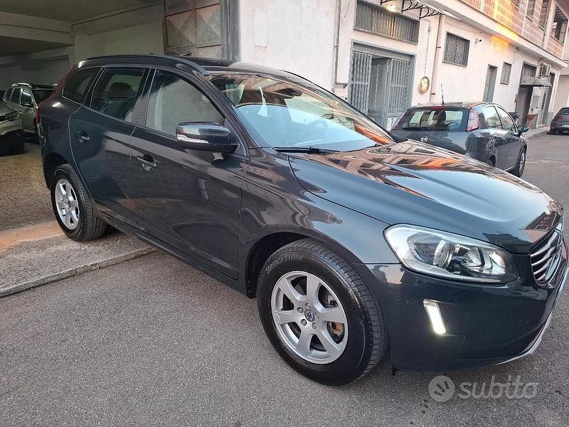 Usata Volvo XC60 Momentum 136 CV (100 kW) 2014 Blu SUV