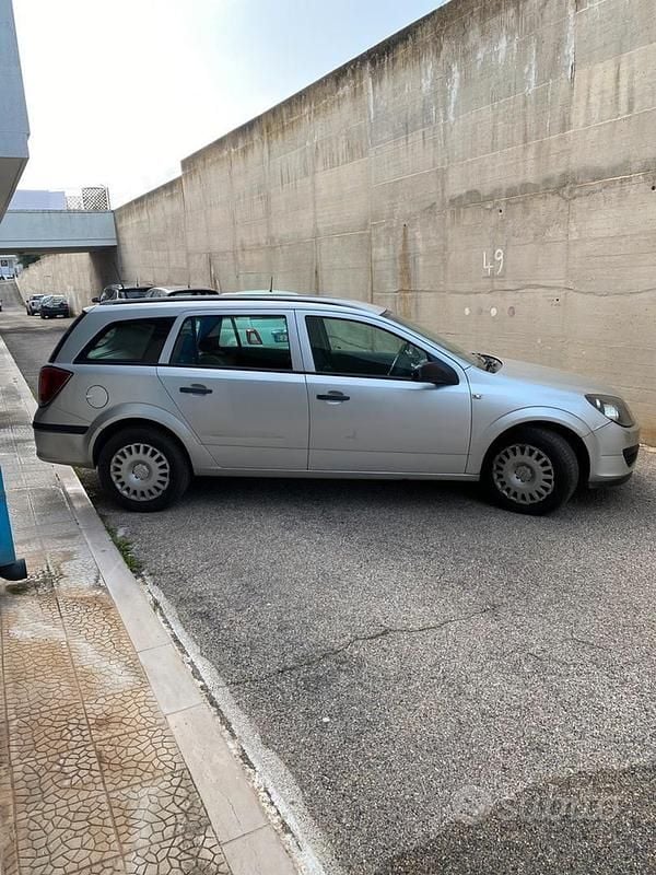 Usata Opel Astra 90 CV (66 kW) 2006 Grigio Station wagon