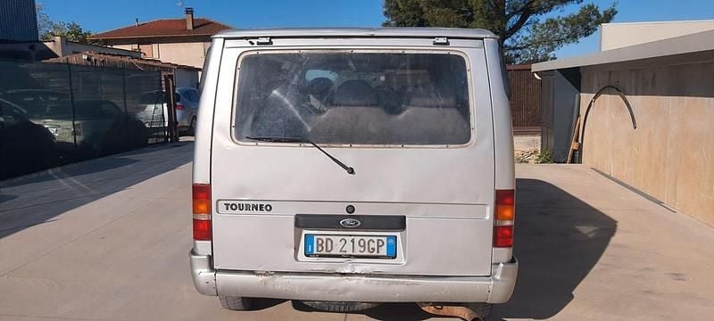 Usata Ford Transit 85 CV (62 kW) 1999 Argento Berlina
