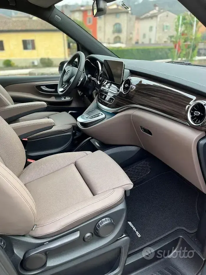 Usata Mercedes V250 190 CV (139 kW) 2023 Nero Monovolume