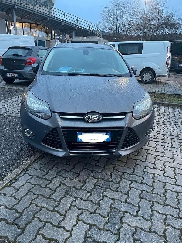 Usata Ford Focus Titanium 116 CV (85 kW) 2011 Grigio Station wagon