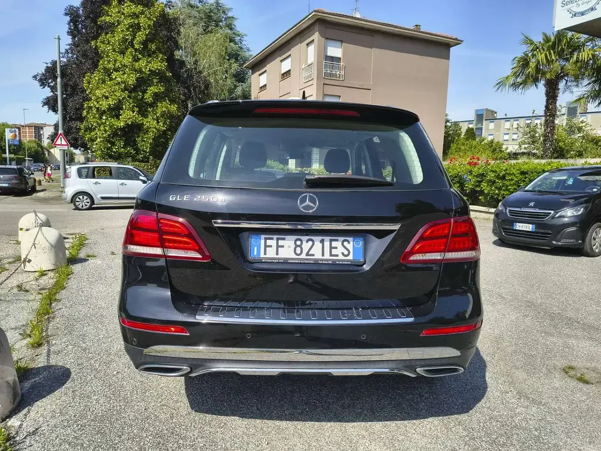 Usata Mercedes GLE250 Executive 204 CV (150 kW) 2016 Nero SUV