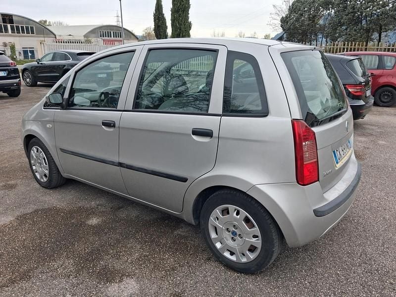 Usata Fiat Idea Dynamic 95 CV (69 kW) 2004 Argento Monovolume