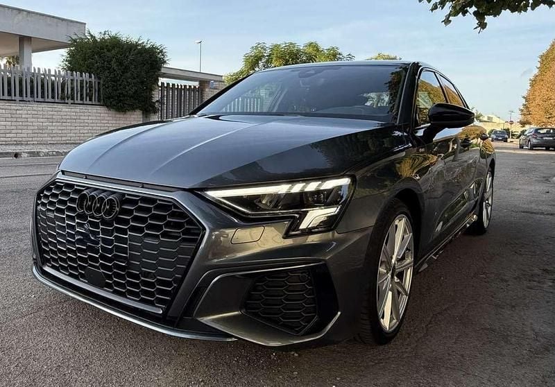 Usata 2023 Audi A3 S-Line Tre volumi | 30.000 € (Ottimo prezzo) - Immagine 1/4