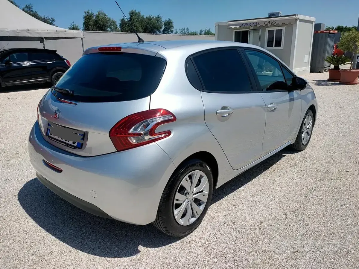 Usata Peugeot 208 Allure 68 CV (50 kW) 2012 Grigio Utilitaria