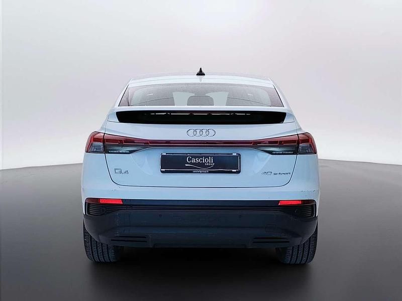 Usata Audi Q4 e-tron Ambiente 69 kW (95 CV) 2022 Bianco SUV